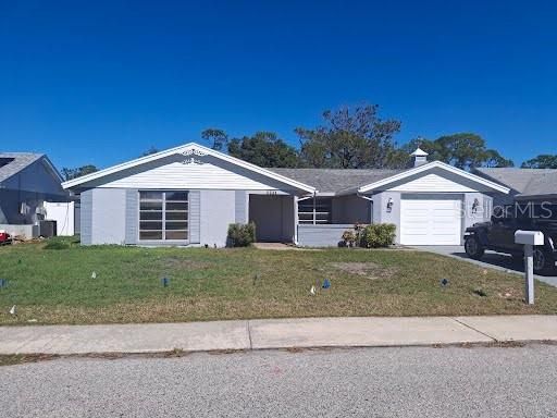 Attached, Exterior, Facade, Ranch