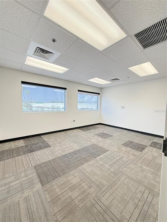 Empty room, Interior, Recessed Lighting