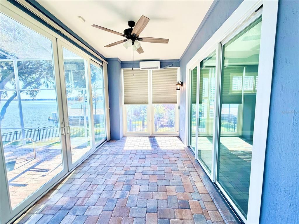 Interior, Sun Room, Water
