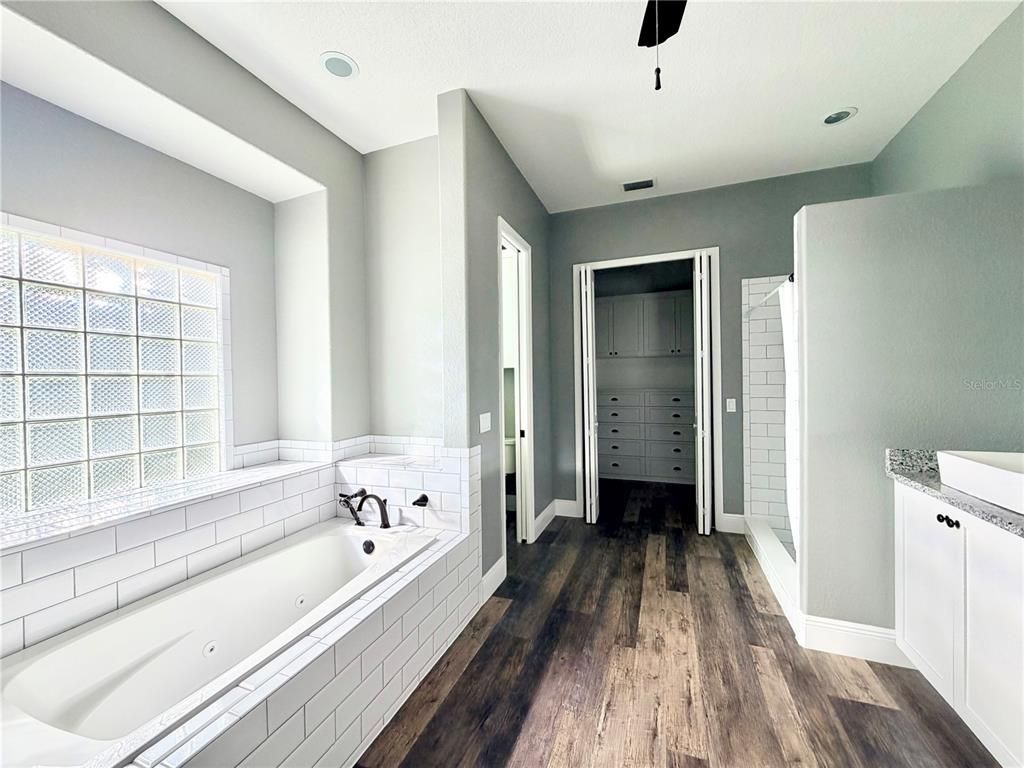 Bathroom, Interior, Recessed Lighting, Wood Texture Flooring