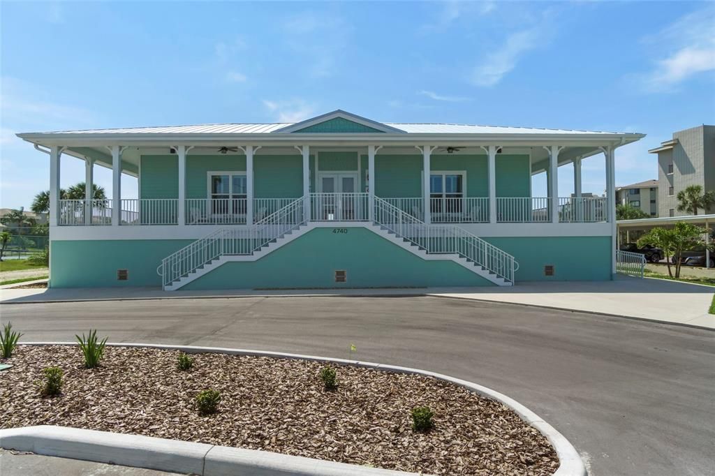 Exterior, Facade, None