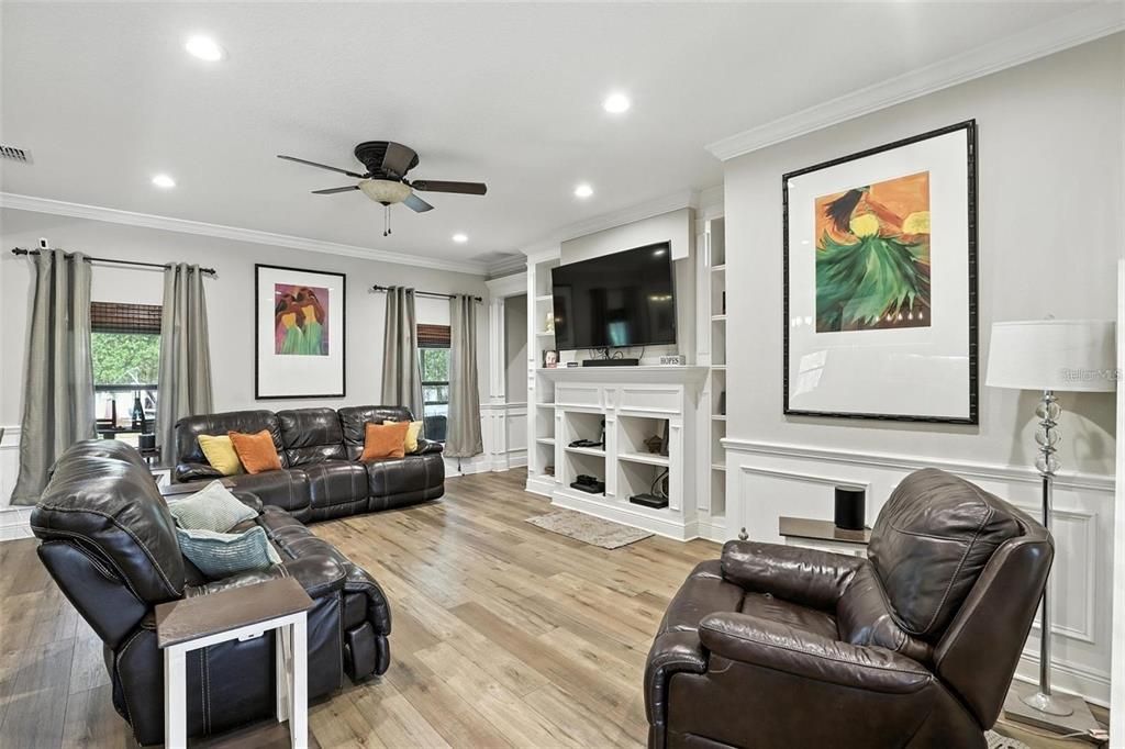 Interior, Living room, Recessed Lighting, Wood Texture Flooring