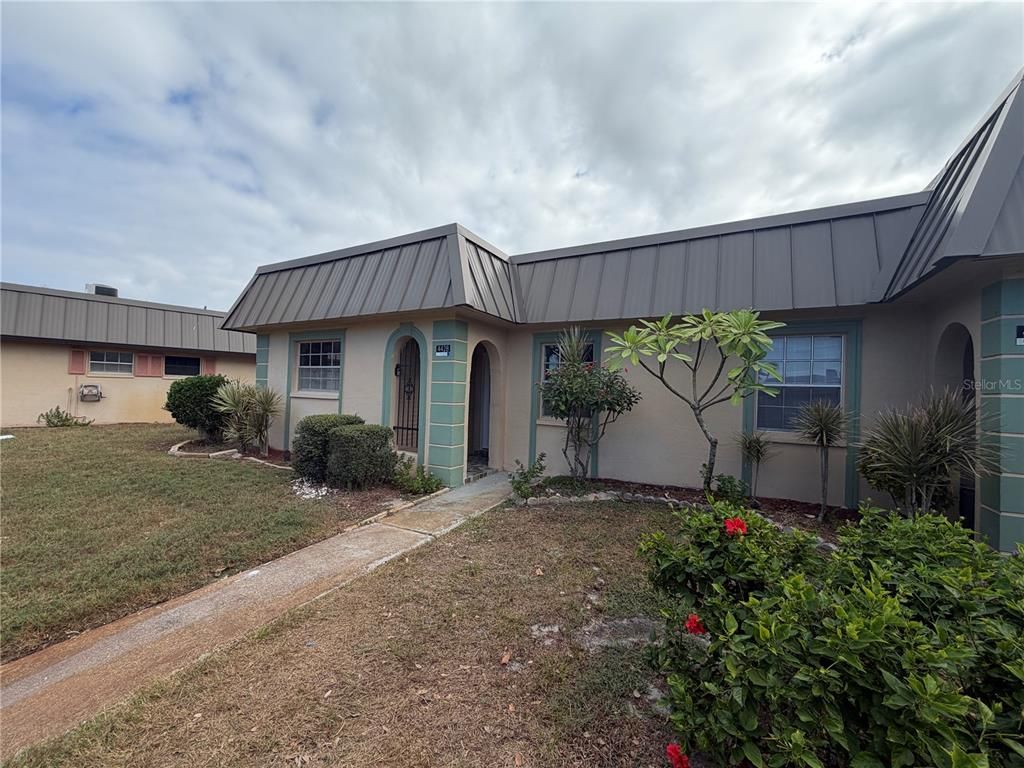 Backyard, Exterior, Facade, Ranch