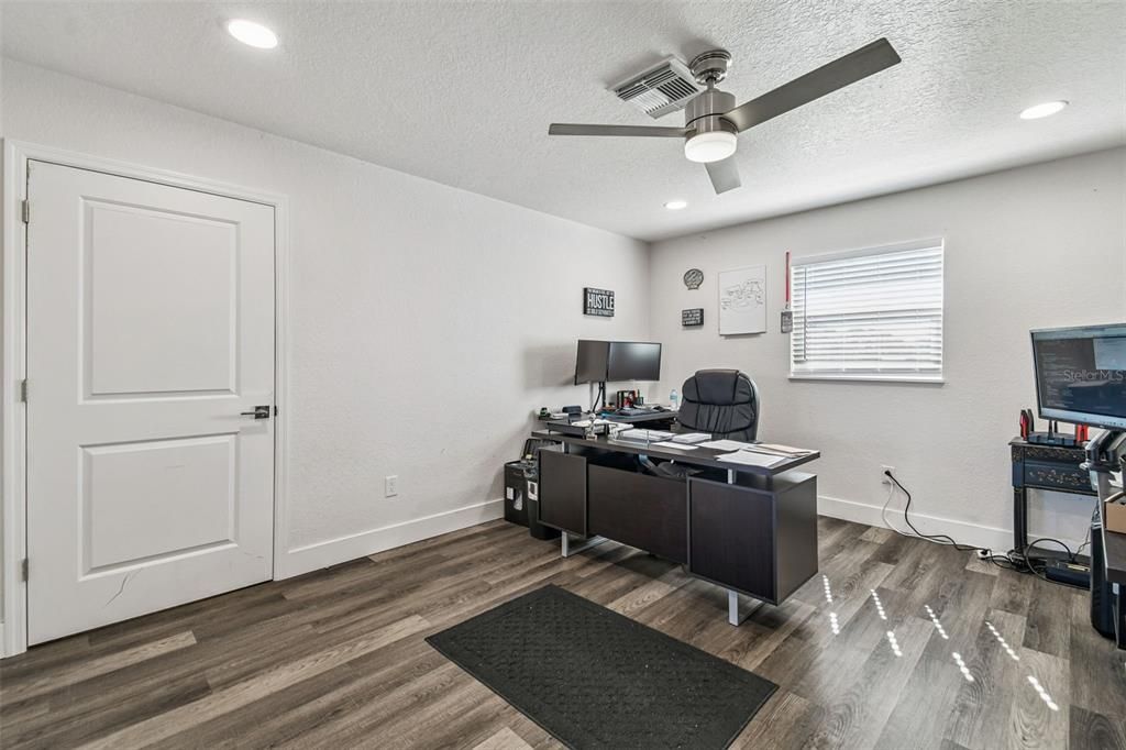 Home Office, Interior, Recessed Lighting, Wood Texture Flooring