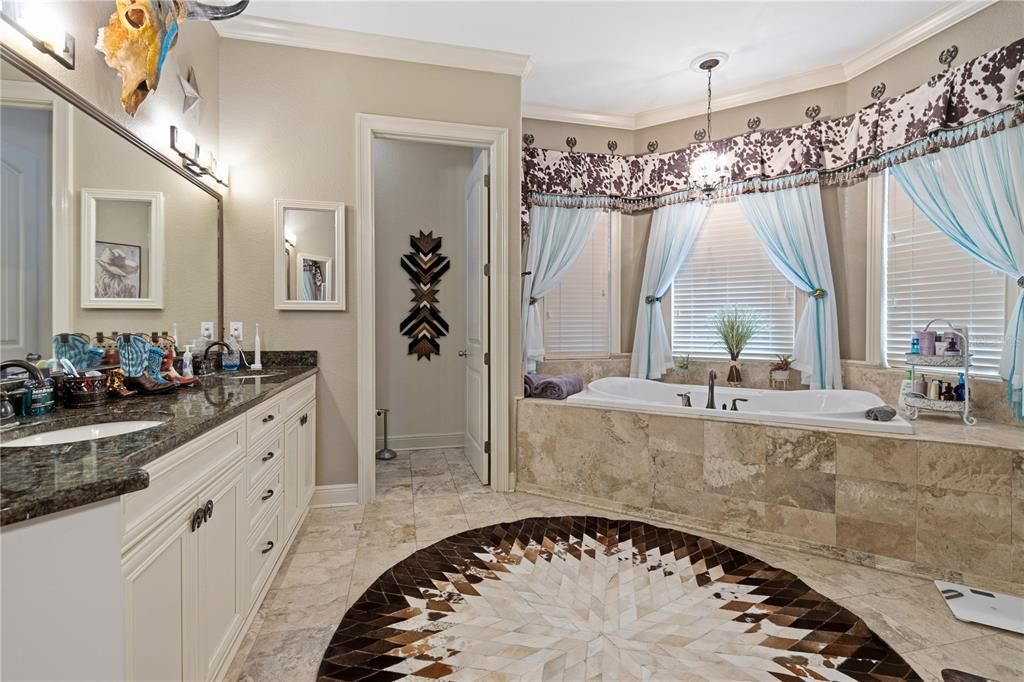 Bathroom, Dual Sink Vanities, Interior, Pendant Lights