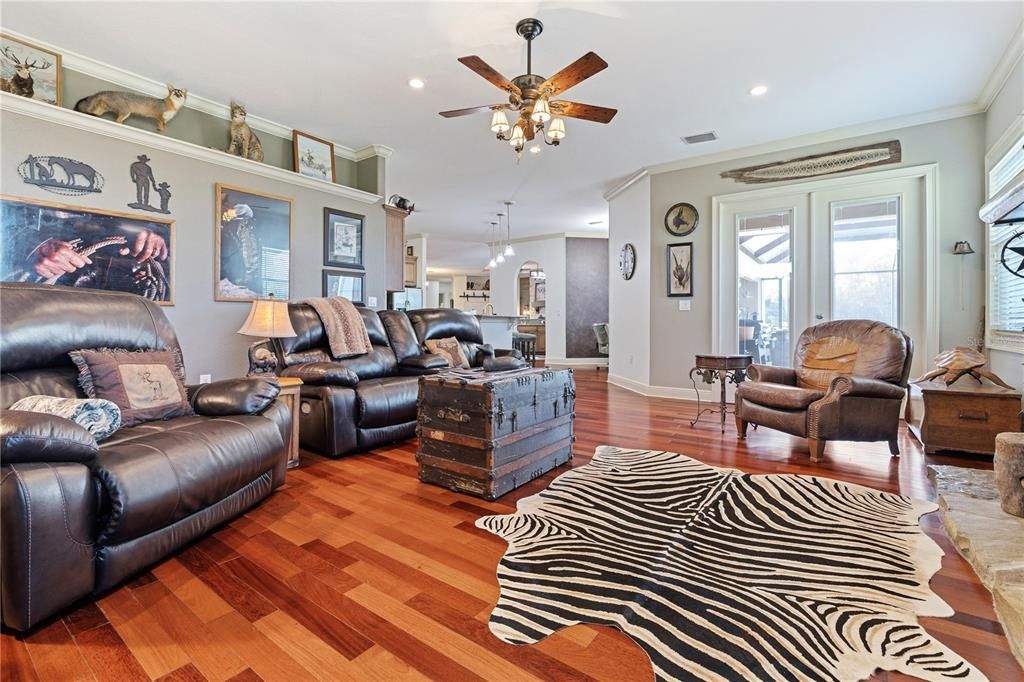 Interior, Living room, Pendant Lights, Recessed Lighting, Wood Texture Flooring