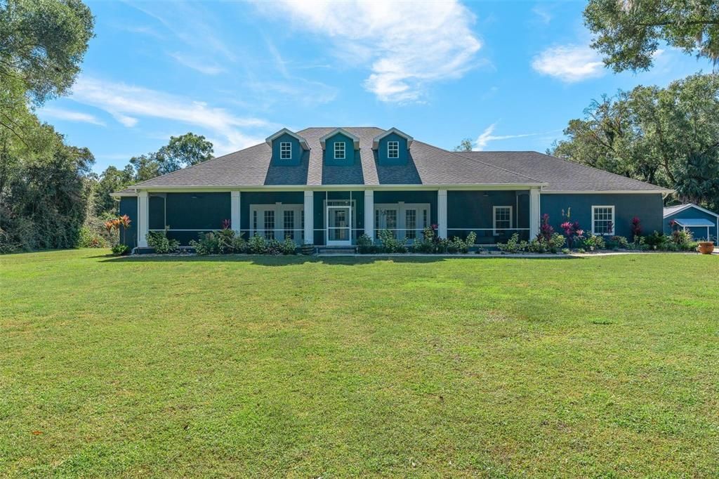 Backyard, Exterior, Facade, Ranch