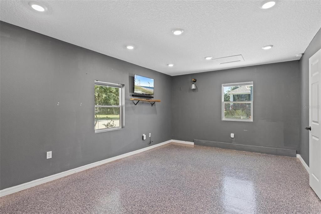 Empty room, Interior, Recessed Lighting