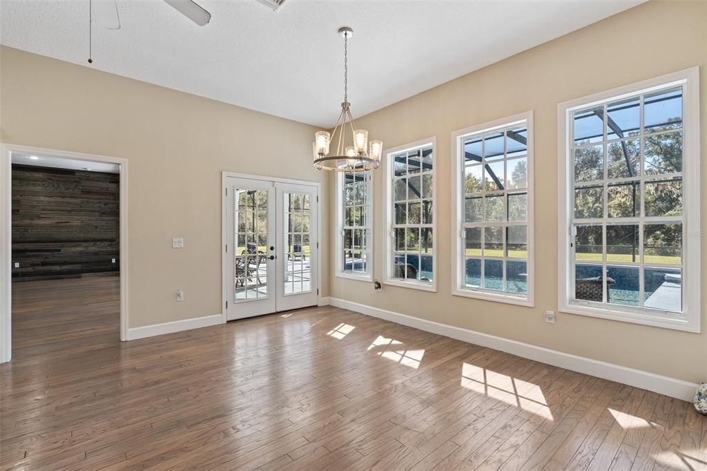 Empty room, Interior, Pendant Lights, Wood Texture Flooring