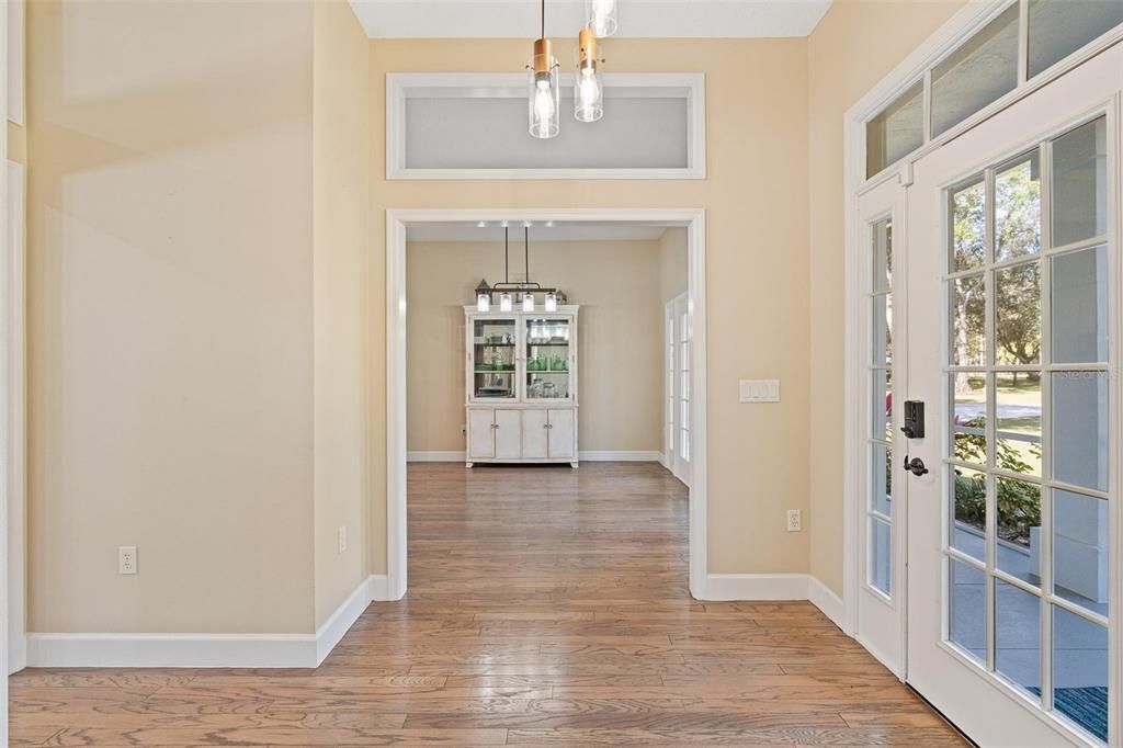 Interior, Pendant Lights, Wood Texture Flooring