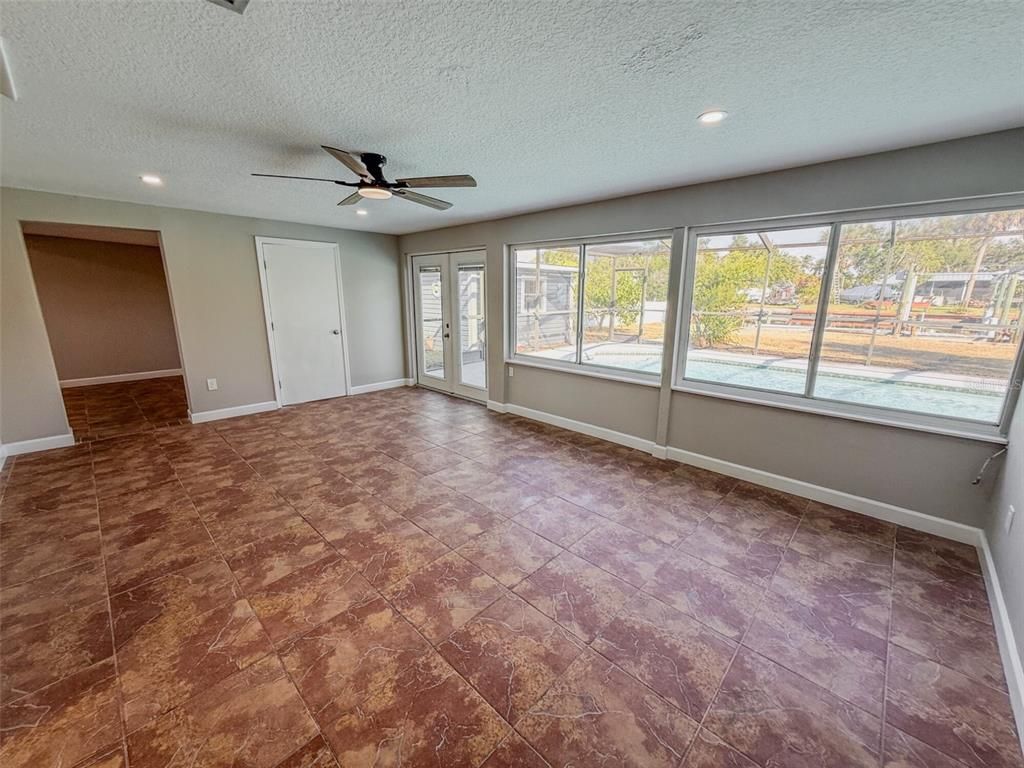 Empty room, Interior, Recessed Lighting
