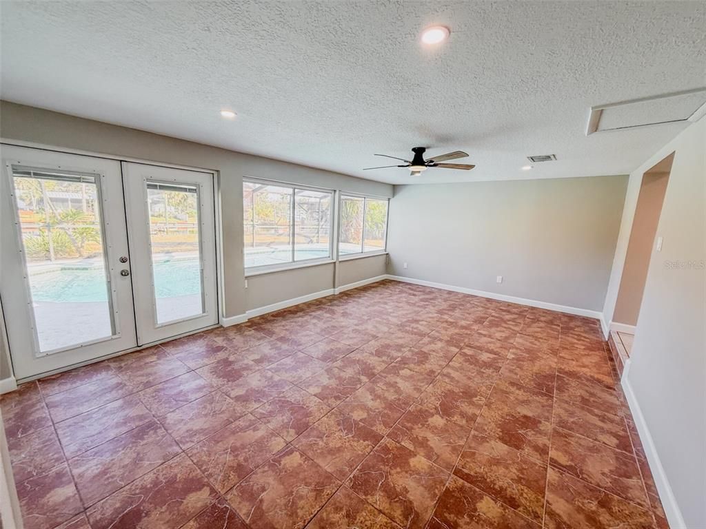 Empty room, Interior, Recessed Lighting
