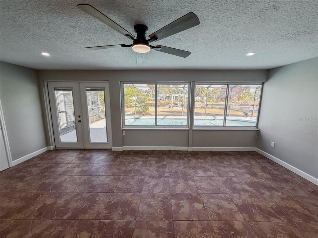 Empty room, Interior, Recessed Lighting