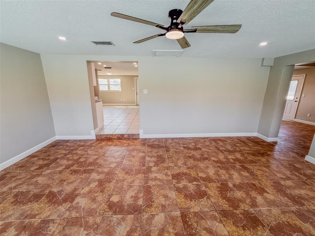 Empty room, Interior, Recessed Lighting
