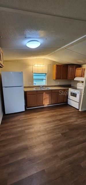 Interior, Kitchen, Washer, Wood Texture Flooring