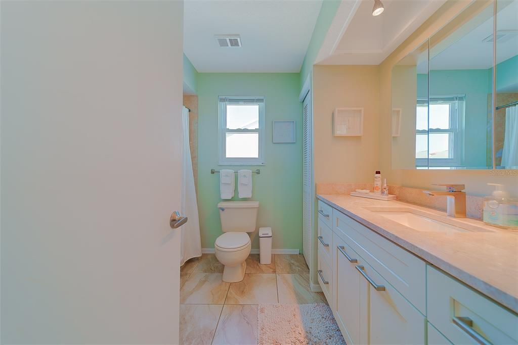 Bathroom, Dual Sink Vanities, Interior, Recessed Lighting