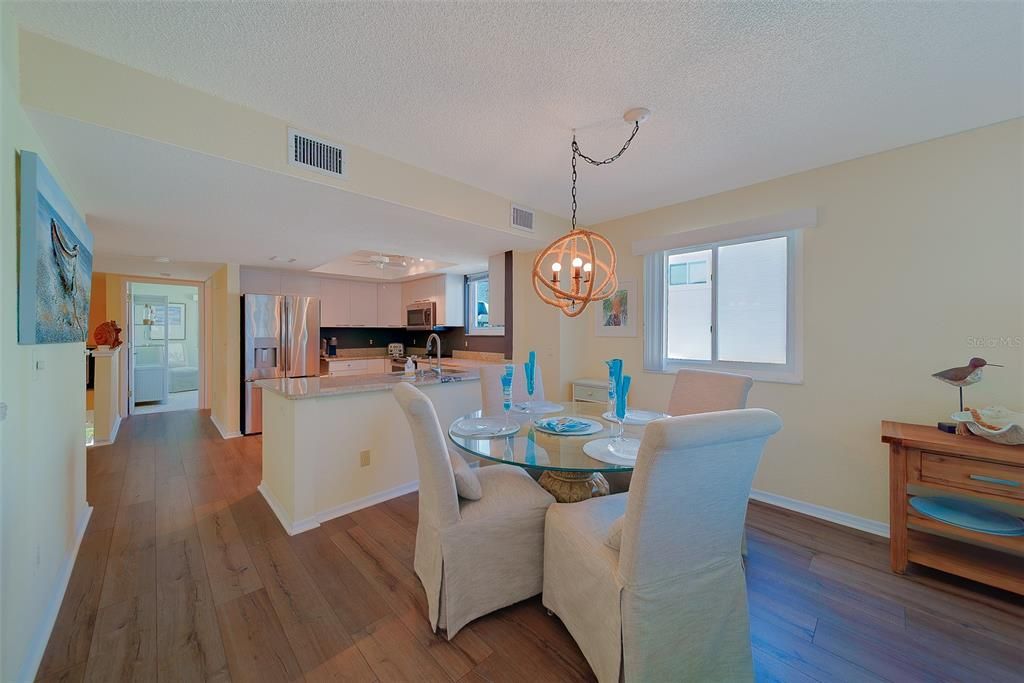 Chandelier, Dining room, Interior, Kitchen, Pendant Lights, Wood Texture Flooring