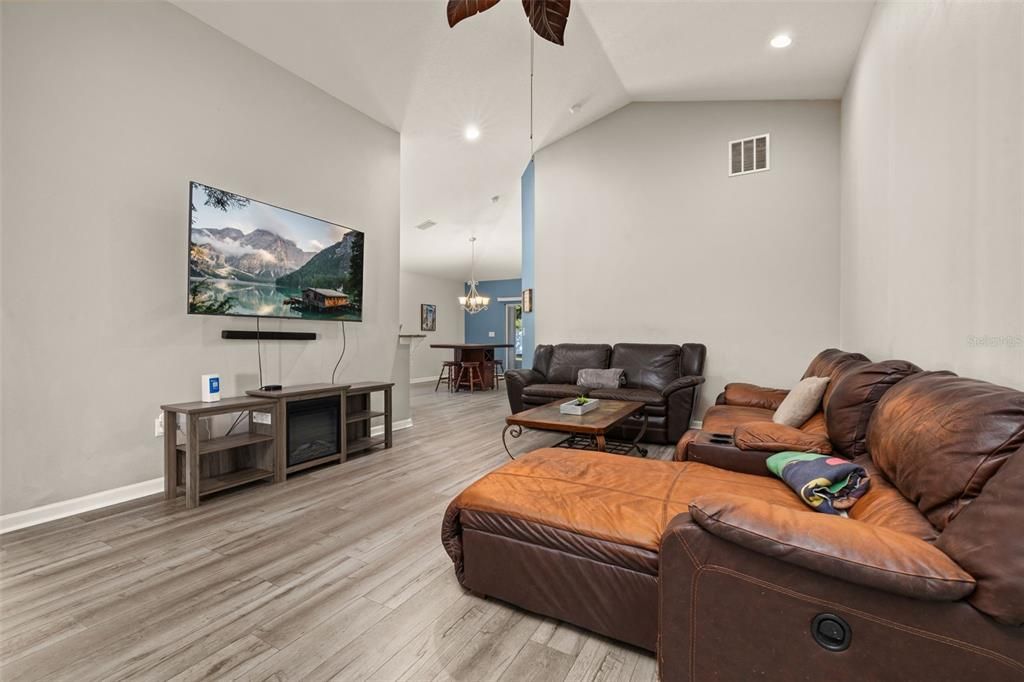 Chandelier, Dining room, Interior, Living room, Recessed Lighting, Wood Texture Flooring