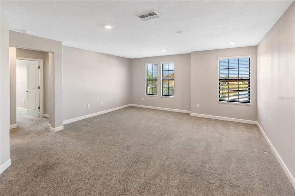 Empty room, Interior, Recessed Lighting