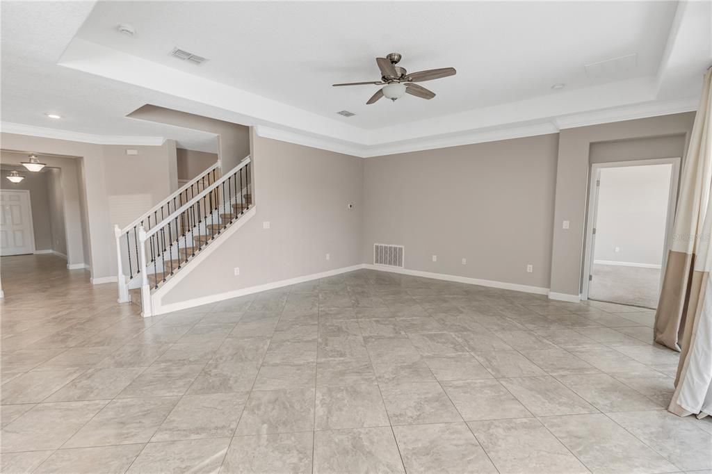 Empty room, Interior, Recessed Lighting