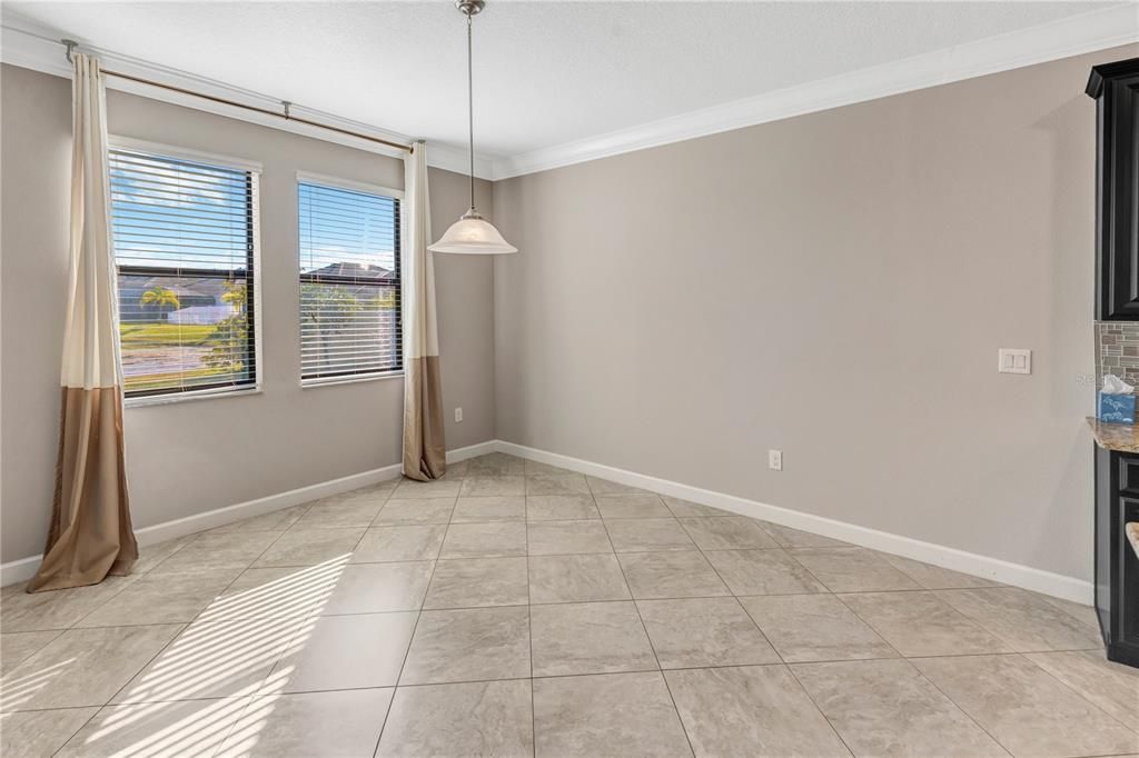 Empty room, Interior, Pendant Lights