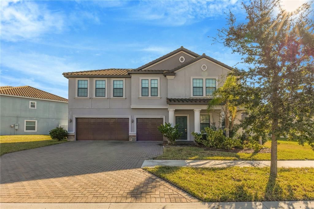 Attached, Exterior, Facade, Mediterranean