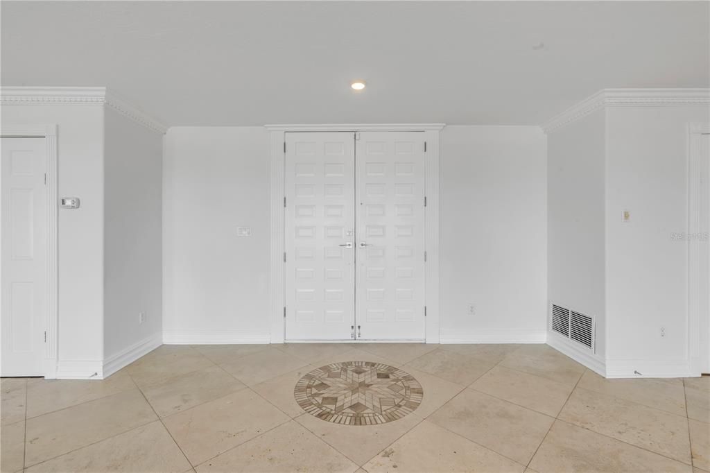 Empty room, Interior, Recessed Lighting
