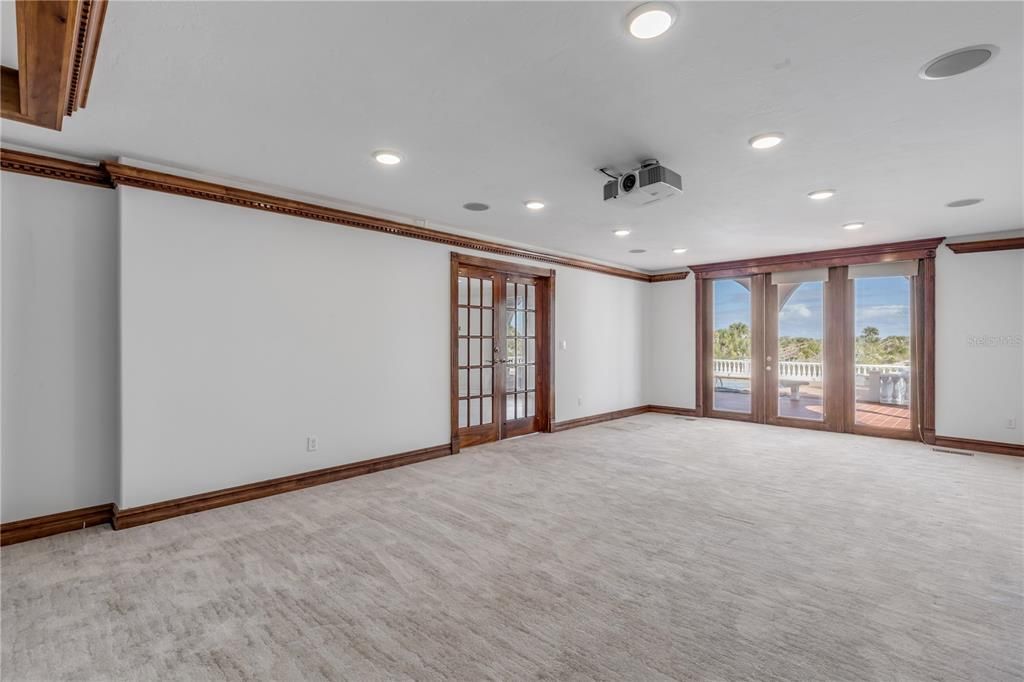 Empty room, Interior, Recessed Lighting