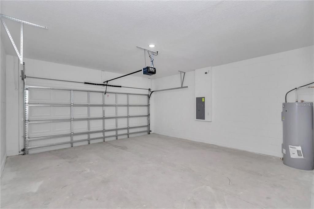 Garage, Interior