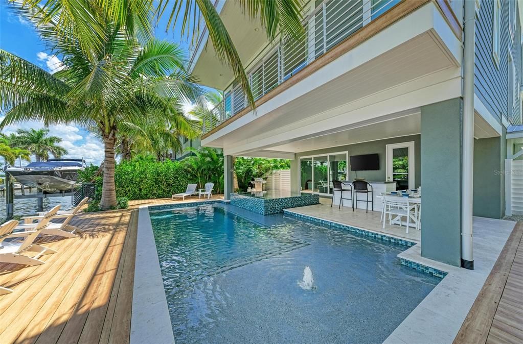 Exterior, Pool, Water