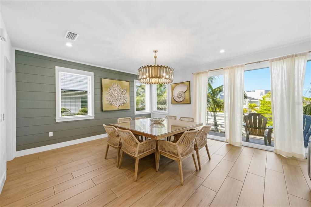 Chandelier, Dining room, Interior, Recessed Lighting, Wood Texture Flooring