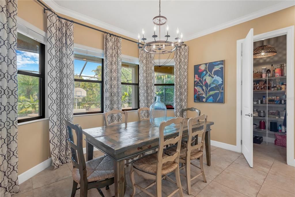 Chandelier, Dining room, Interior