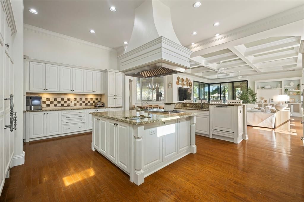 Interior, Kitchen, Living room, Recessed Lighting, Wood Texture Flooring