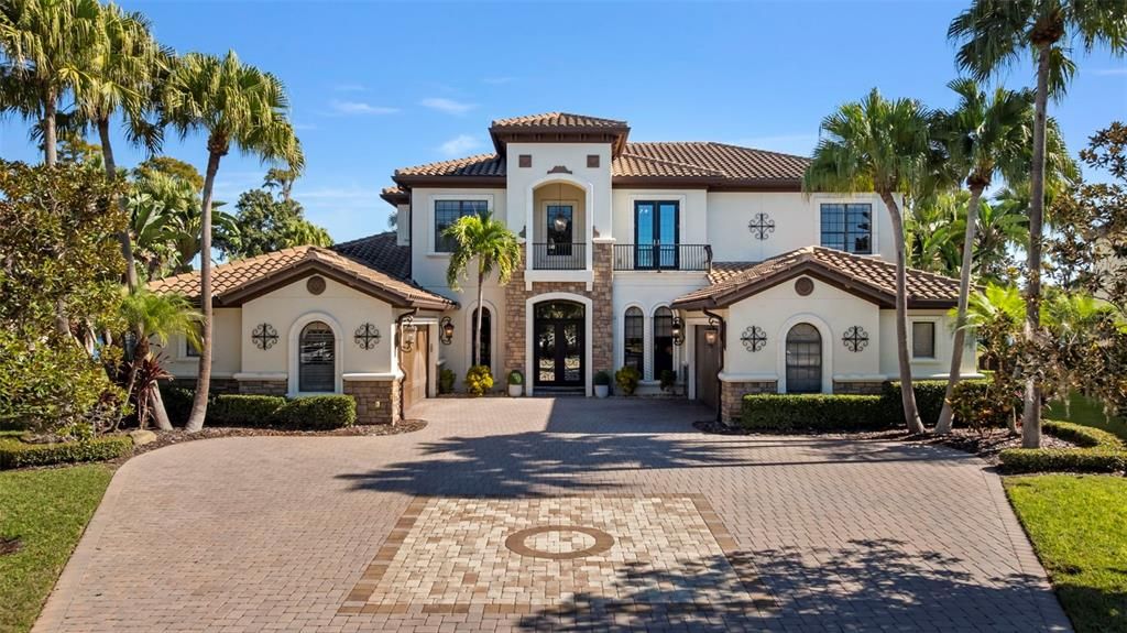 Exterior, Facade, Mediterranean