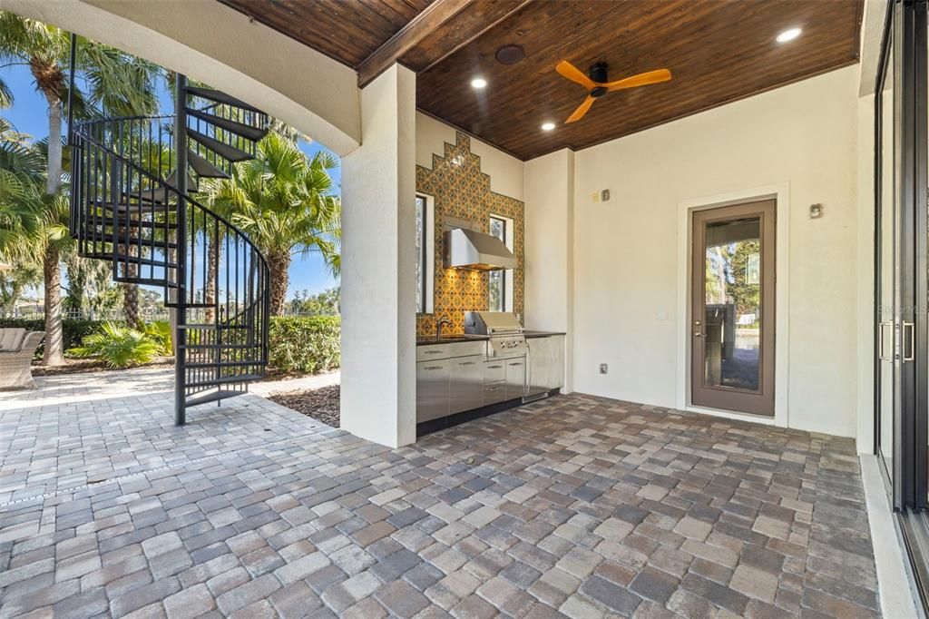 Exterior, Outdoor Kitchen, Recessed Lighting