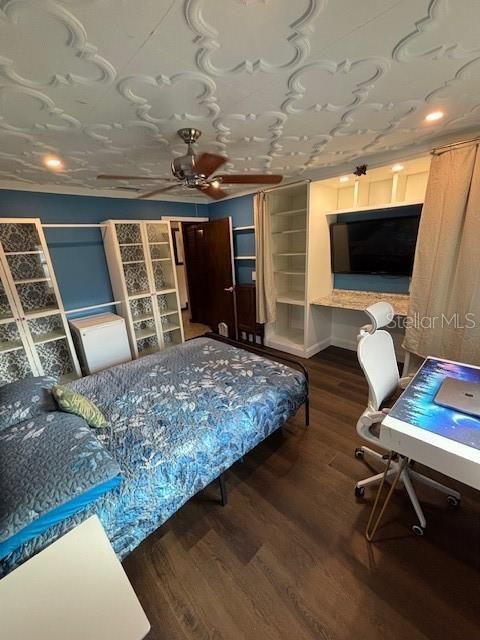 Bedroom, Home Office, Interior, Recessed Lighting, Wood Texture Flooring