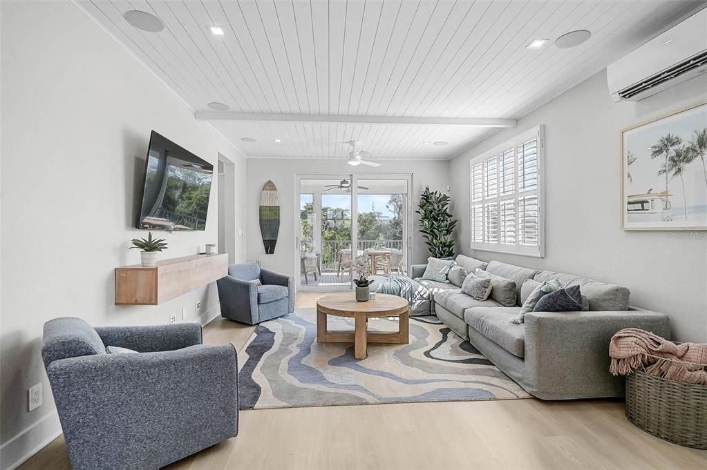 Interior, Living room, Recessed Lighting, Wood Texture Flooring