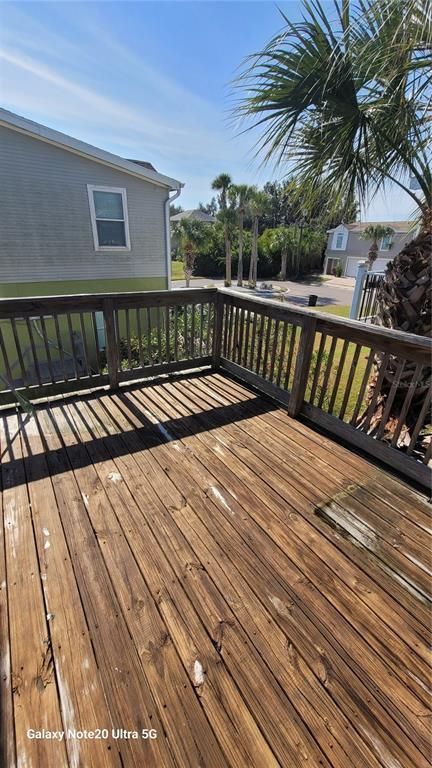 Exterior, Wood Texture Flooring