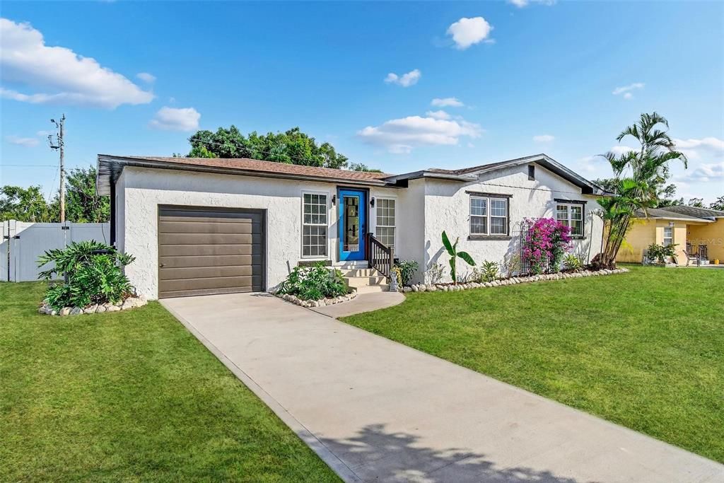 Attached, Backyard, Exterior, Facade, Ranch