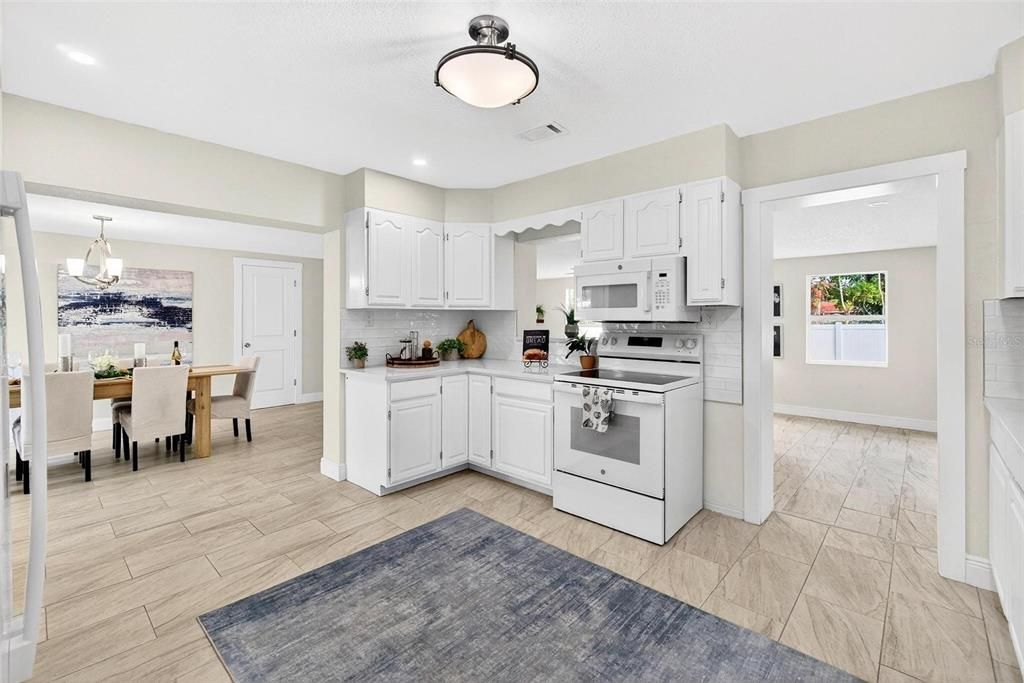 Dining room, Interior, Kitchen, Pendant Lights, Recessed Lighting