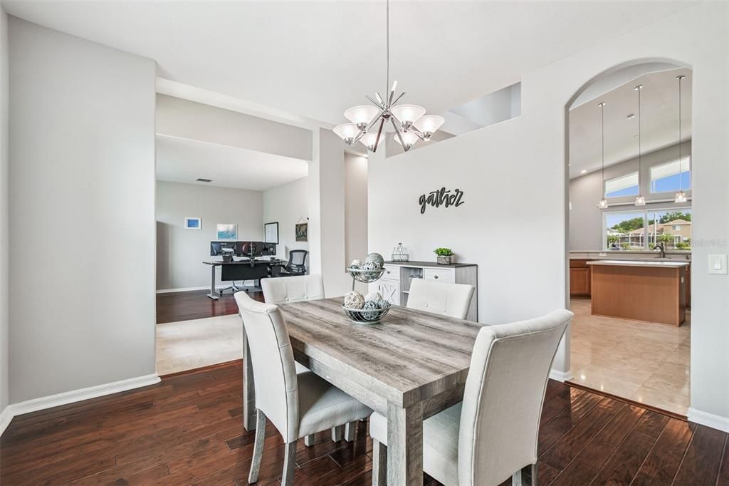Chandelier, Dining room, Interior, Pendant Lights, Piano, Wood Texture Flooring