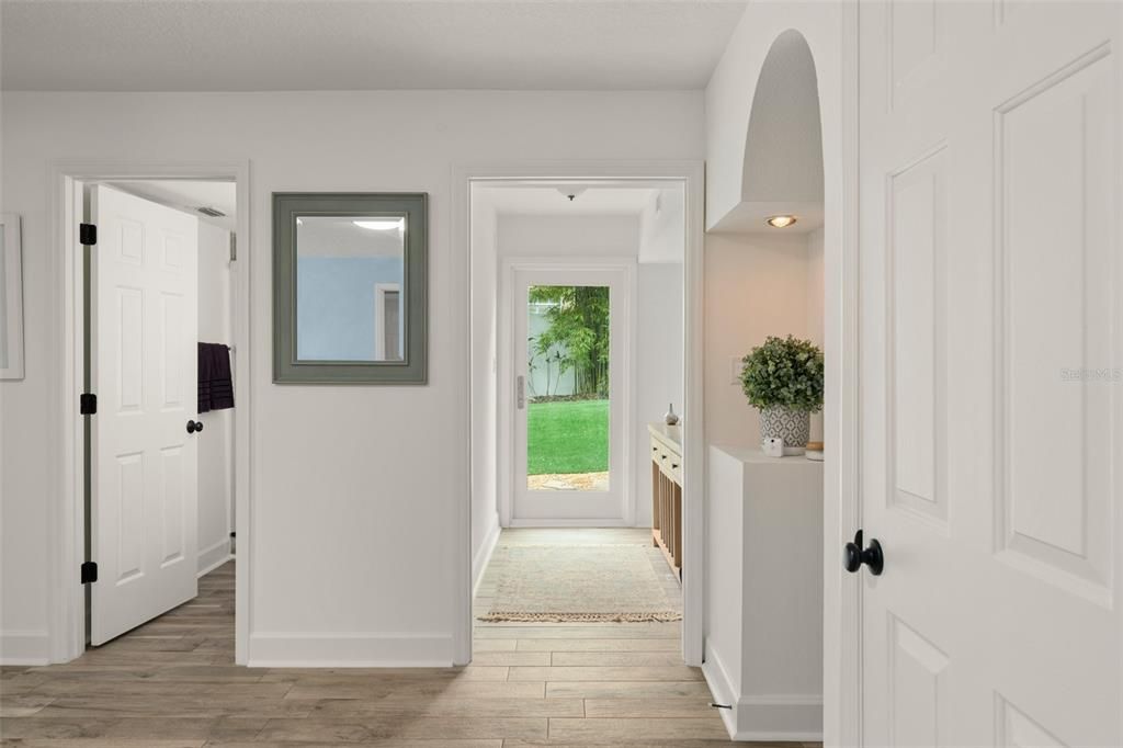 Interior, Recessed Lighting, Wood Texture Flooring