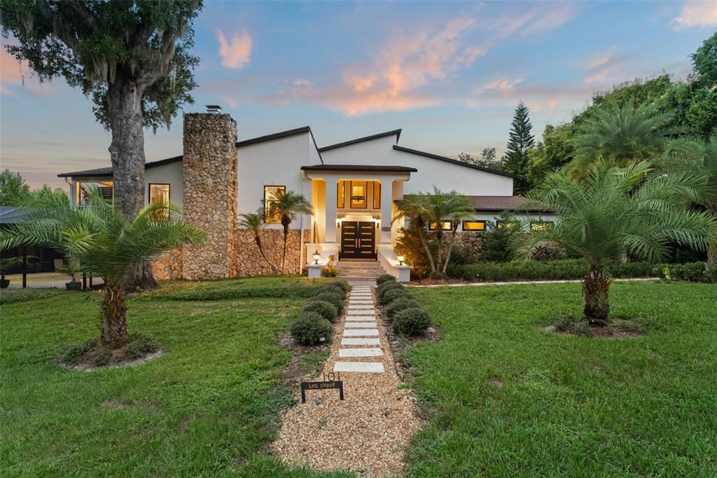 Backyard, Exterior, Facade, Modern