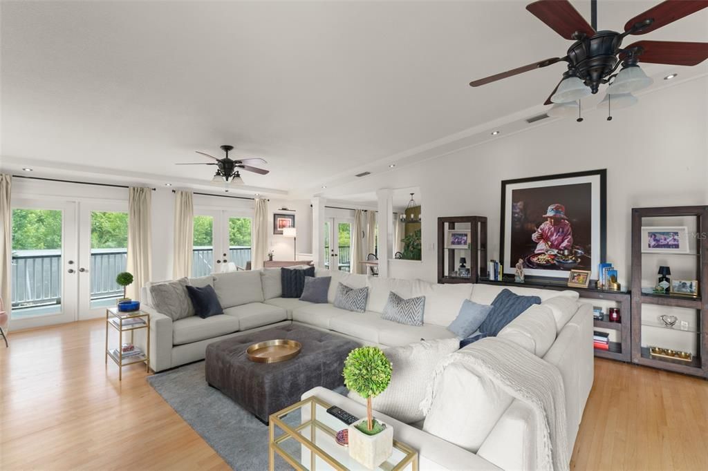 Interior, Living room, Recessed Lighting, Wood Texture Flooring