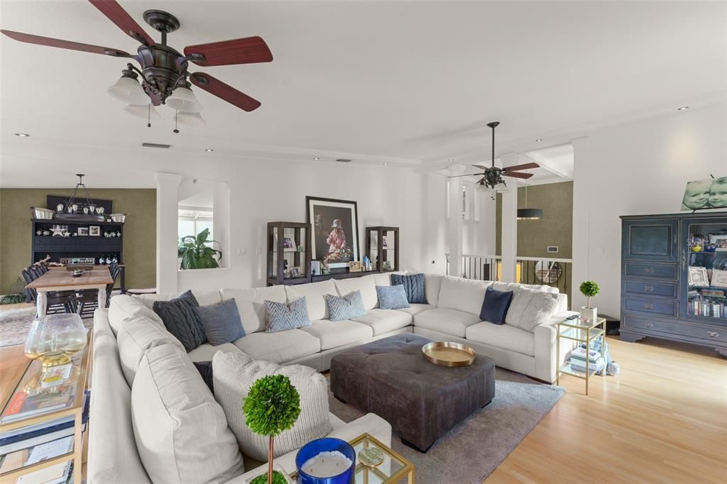 Dining room, Interior, Living room, Recessed Lighting, Wood Texture Flooring