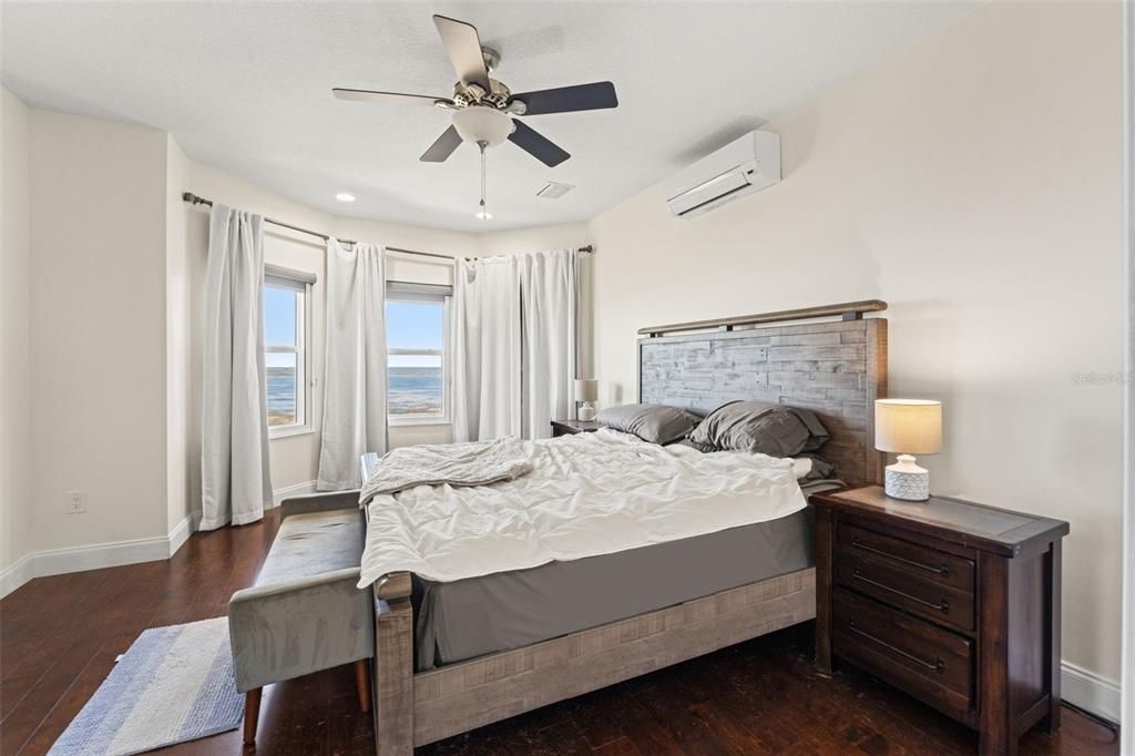 Bedroom, Interior, Recessed Lighting, Water, Wood Texture Flooring