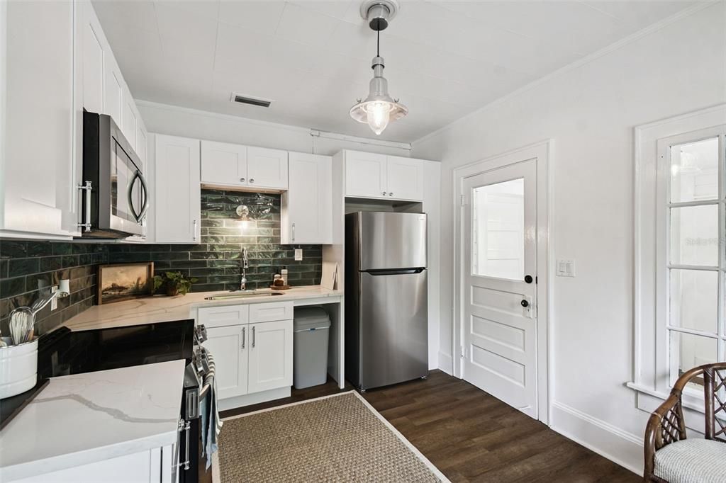 Interior, Kitchen, Pendant Lights, Wood Texture Flooring
