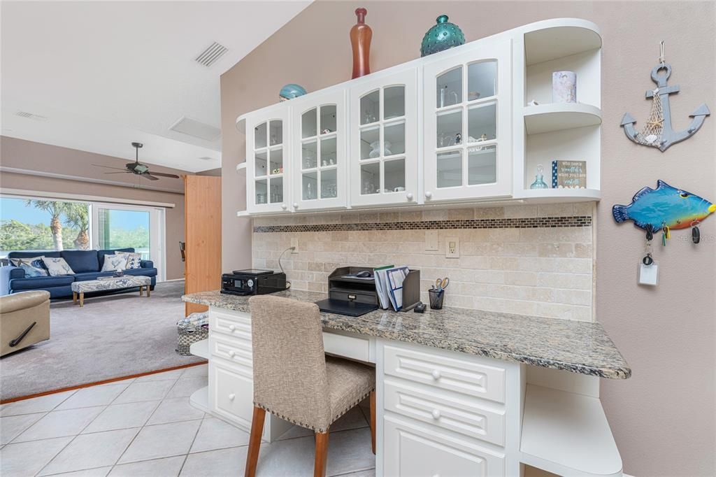 Home Office, Interior