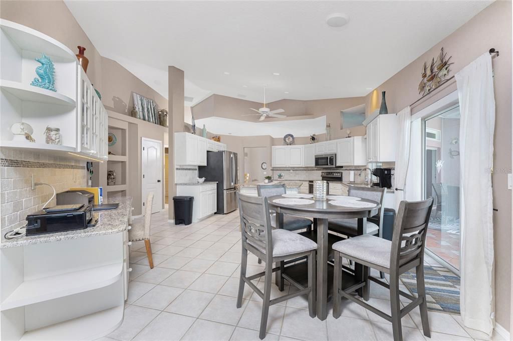 Dining room, Interior, Kitchen, Recessed Lighting