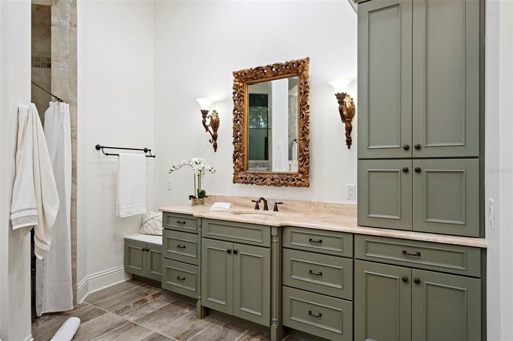 Bathroom, Dual Sink Vanities, Interior